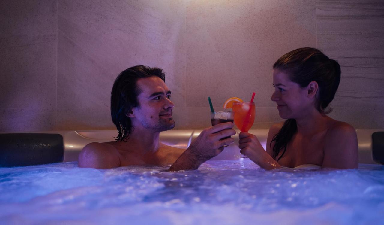 Liebeshotel Wellness Relax - Luxusni Prag